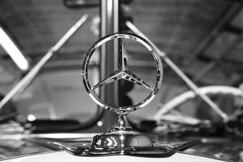 classic emblem logo of Mercedes-Benz